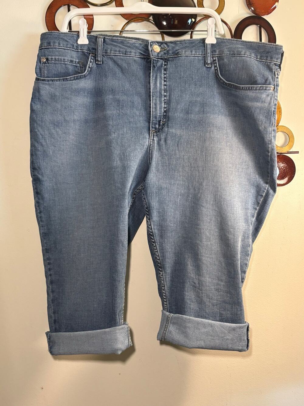 B58 Lee 22w mid rise regular fit capris light denim